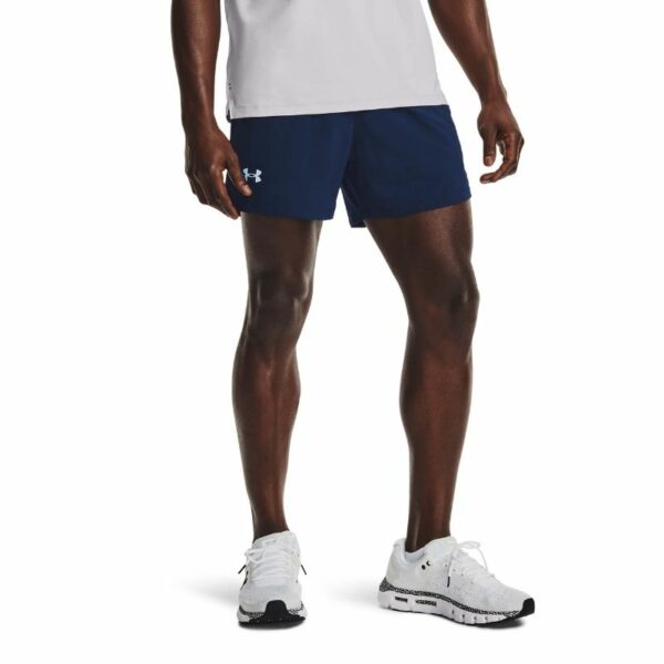⁦מכנסי ריצה גברים אנדר ארמור | Short Under Armour Launch Run⁩ – תמונה ⁦4⁩