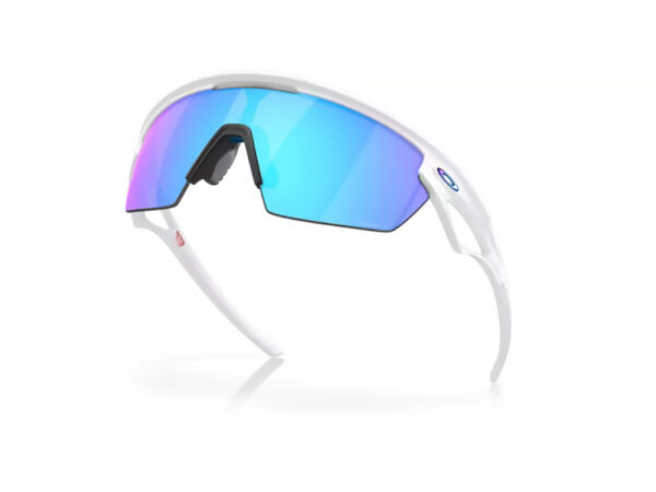 ⁦משקפי שמש אוקלי | Oakley Sphaera™️ Prizm Sapphire Polarized Lenses Matte White Frame⁩ – תמונה ⁦5⁩